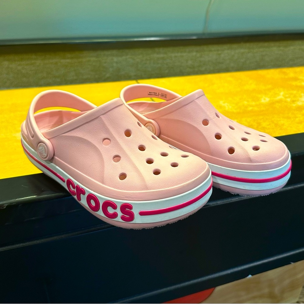 SOLD - Iconic CROCS Comfort